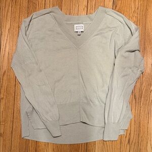 AYR light Sage V-Neck 100% cashmere Knit Sweater